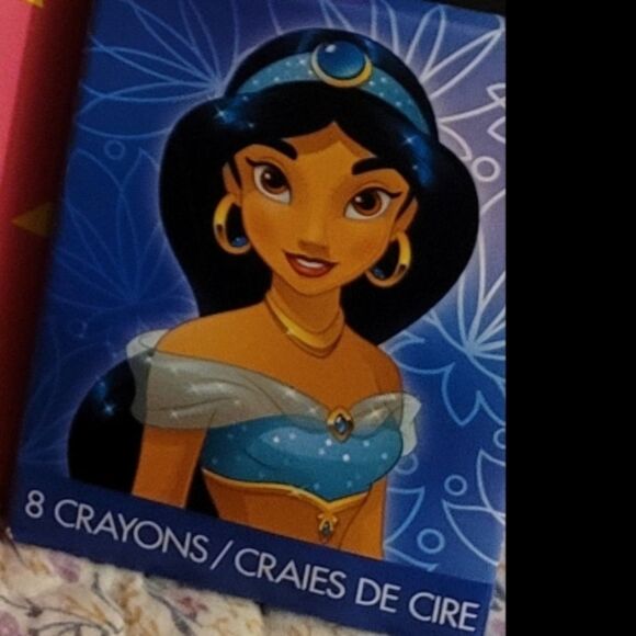 🔥Disney Princess Jasimen Gift Set doll Lipsmackers, crayons NWOT - Picture 8 of 8